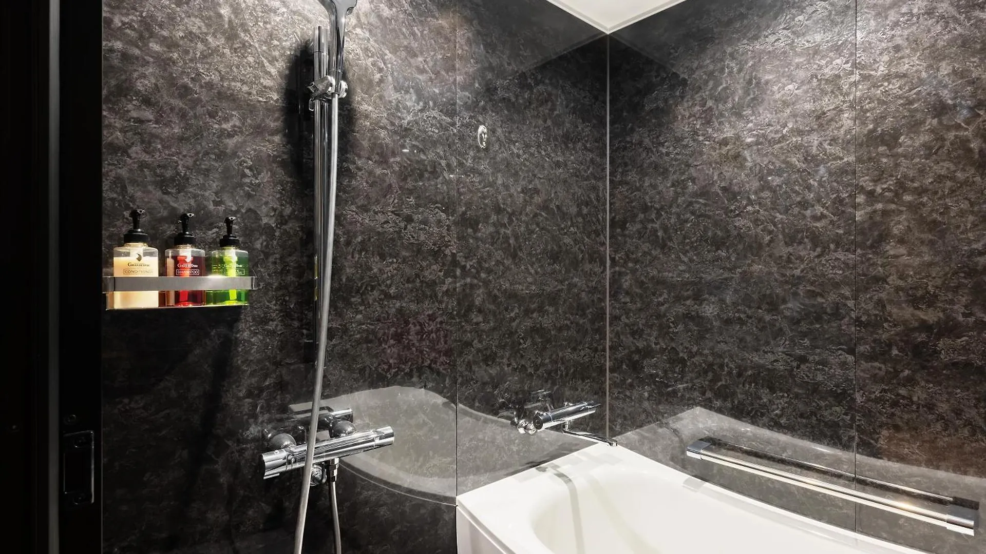 Hotel Hankyu Gran Respire Osaka 4*,